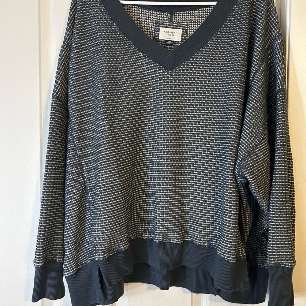 American Eagle Outfitters Navy and White Knit Sweater